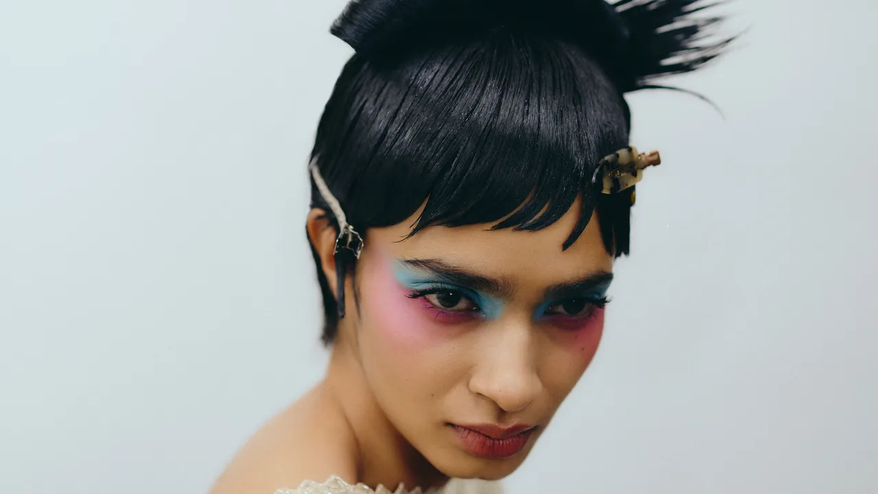 Here's how to do a full eye look when you only have five minutes