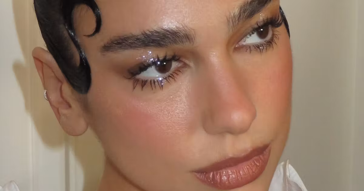 Holographic Eyes Are Winter's Coolest Makeup Trend