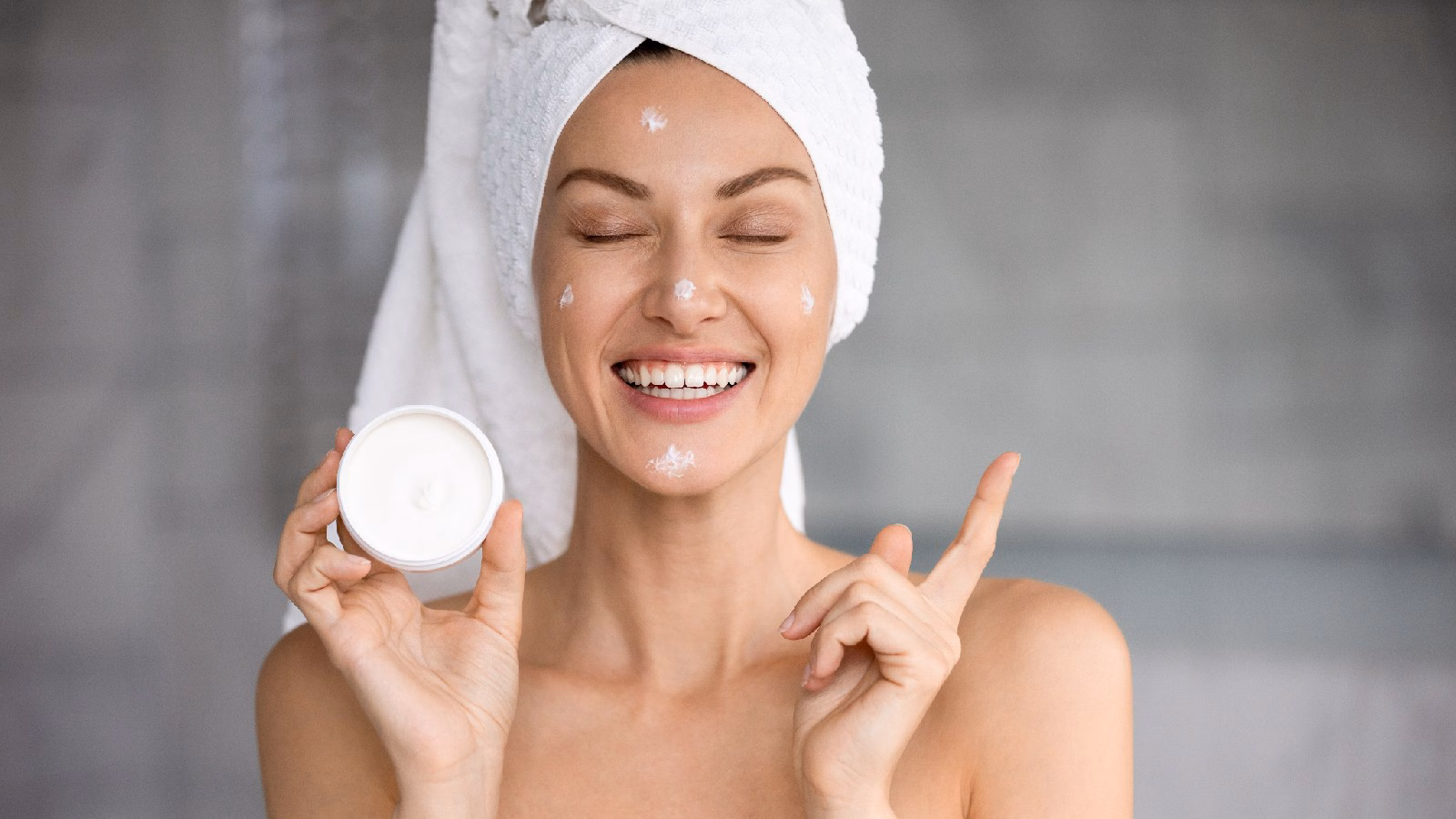 How to layer winter skincare? Expert tips and common mistakes