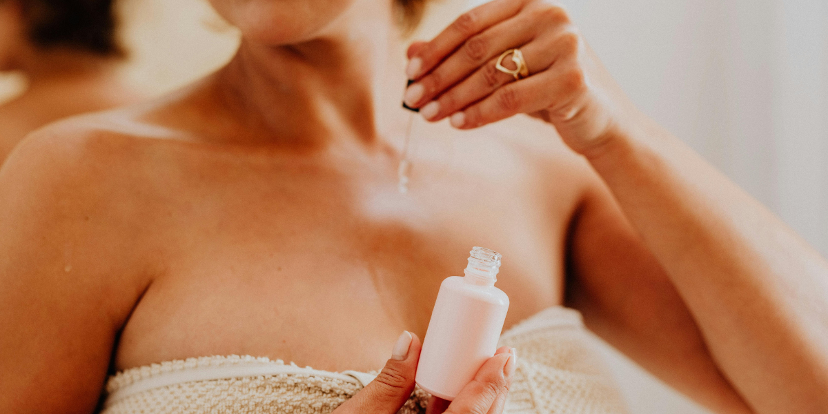 The Science Behind Hyaluronic Acid + Vitamin C for Skin Hydration