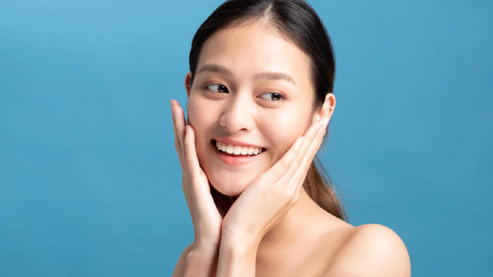 7 skincare habits that disrupt your hormones and how to avoid them