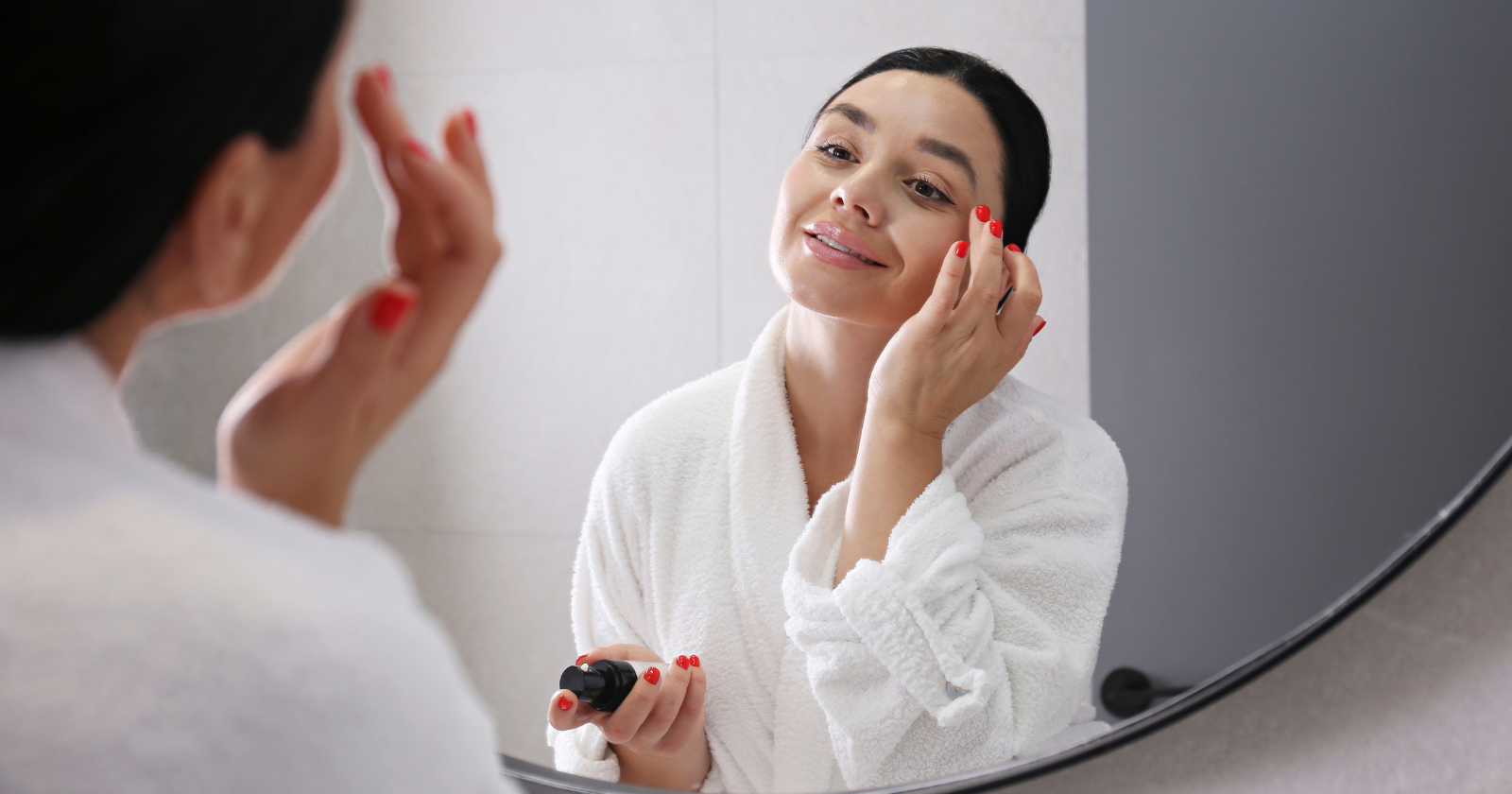 8 minimalist beauty habits that save time, reduce waste, and look effortlessly chic