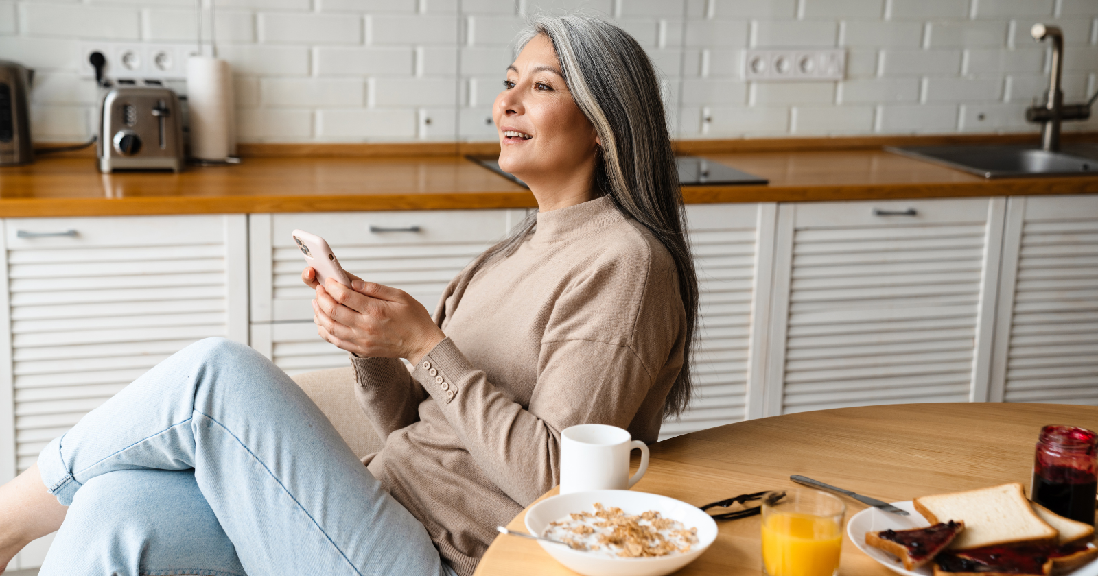 People who appear decades younger than their real age almost always have these 5 daily habits, according to a mindfulness expert – VegOut