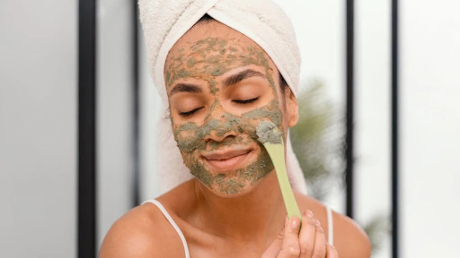 How to Build a Summer De-Tan Routine for All Skin Types