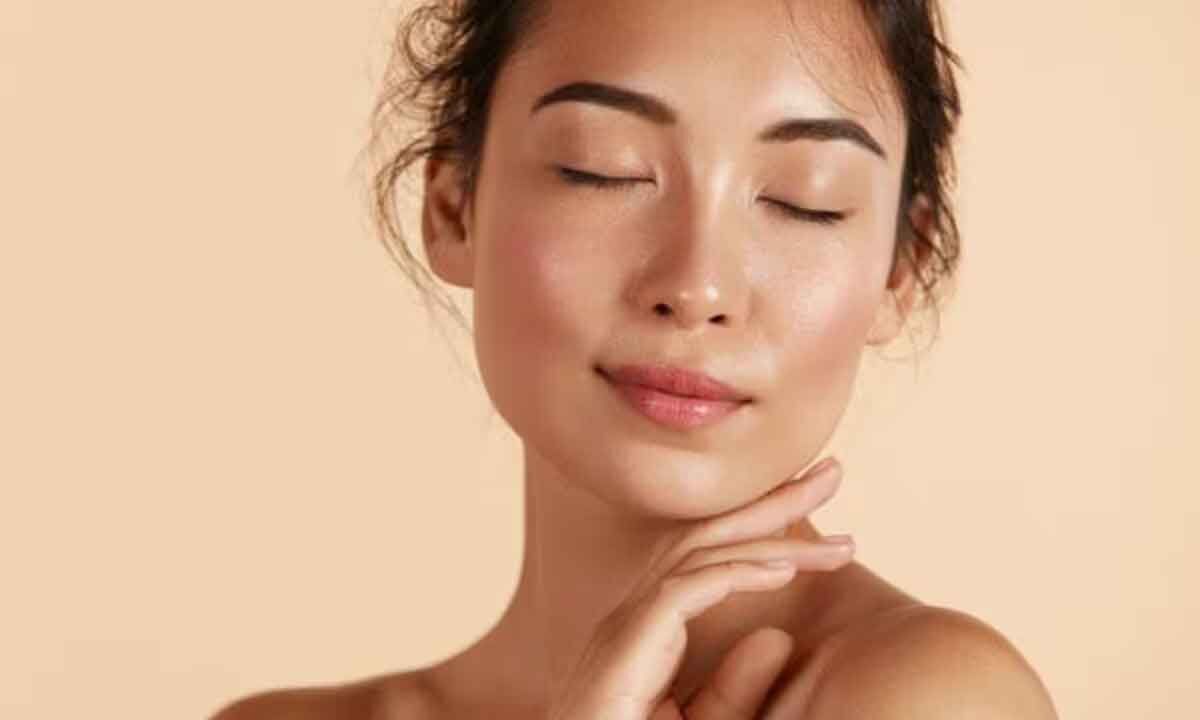 5 ways to keep your skin glowing & hydrated